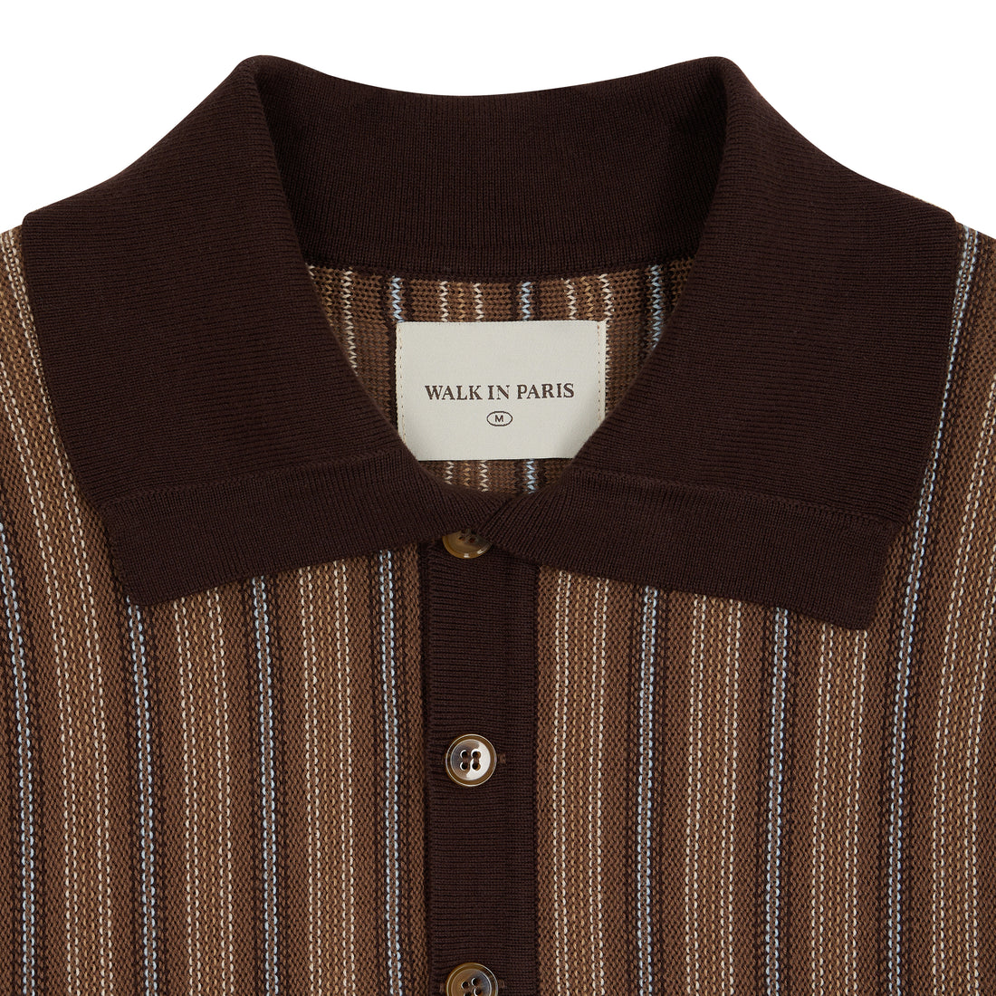 Le pull marron à manches longues