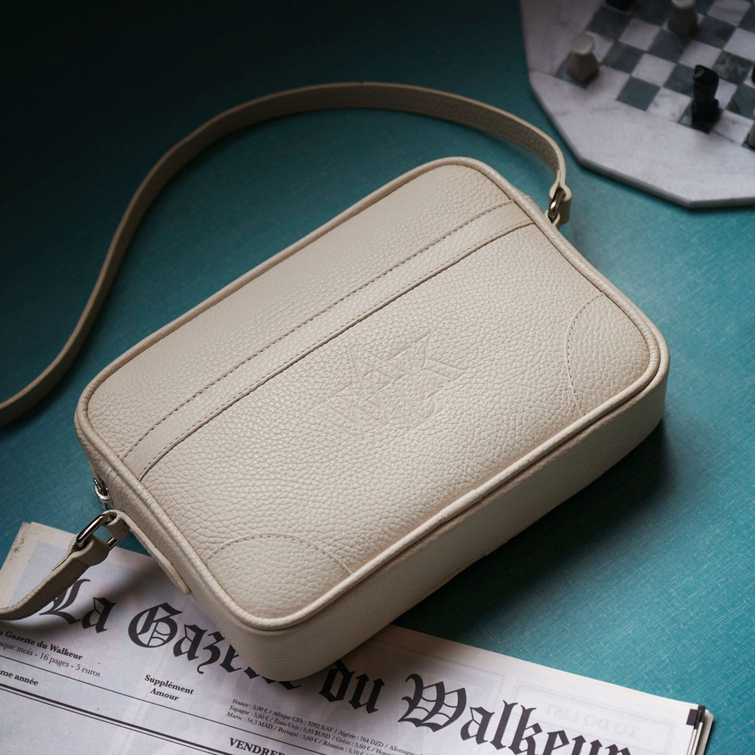 THE BEIGE LEATHER BAG