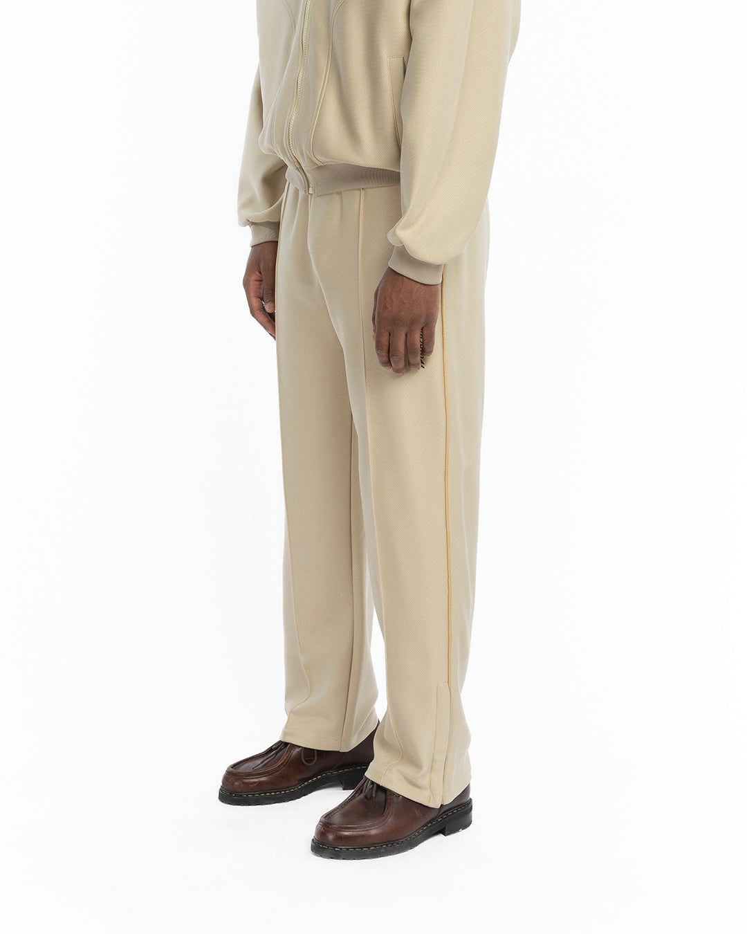 The beige heritage jogging pants