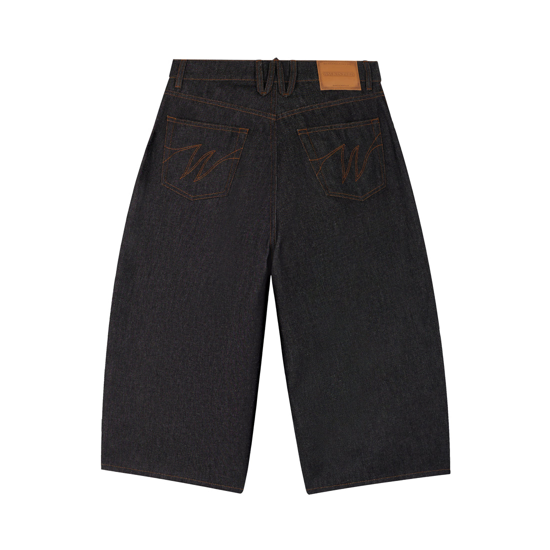 Le short ballon en denim indigo