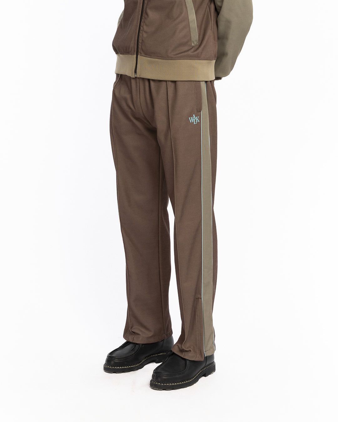 The mahogany jogging pants