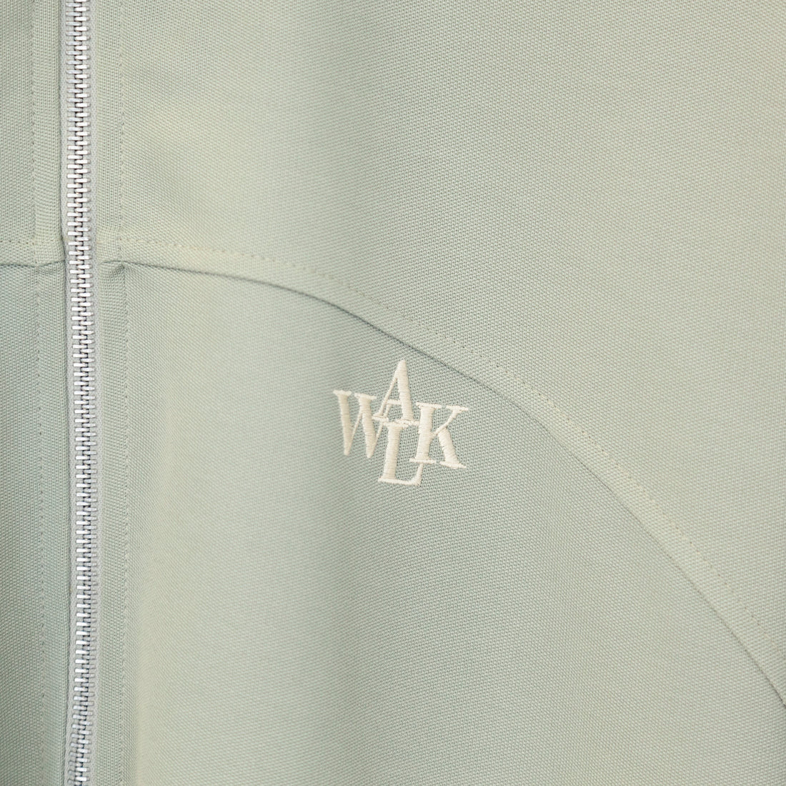 THE PALE GREEN JOGGING JACKET